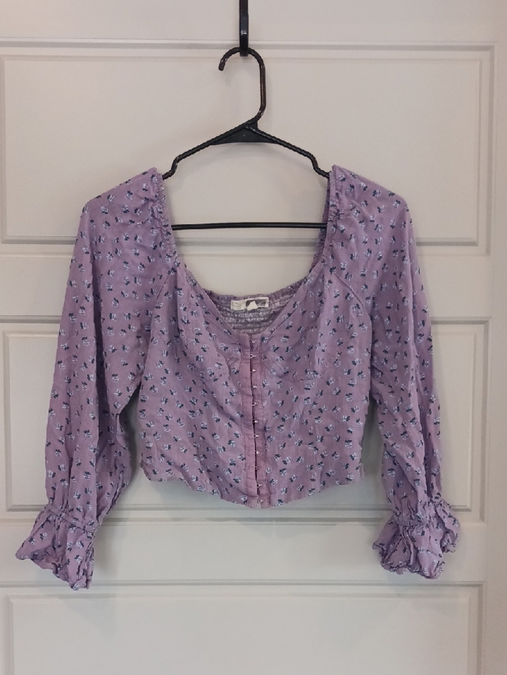 Xhilaration Lilac Floral Button-Down Crop Blouse